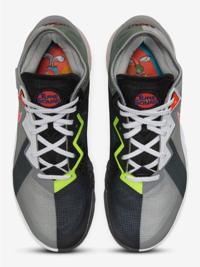 Sports Shoes